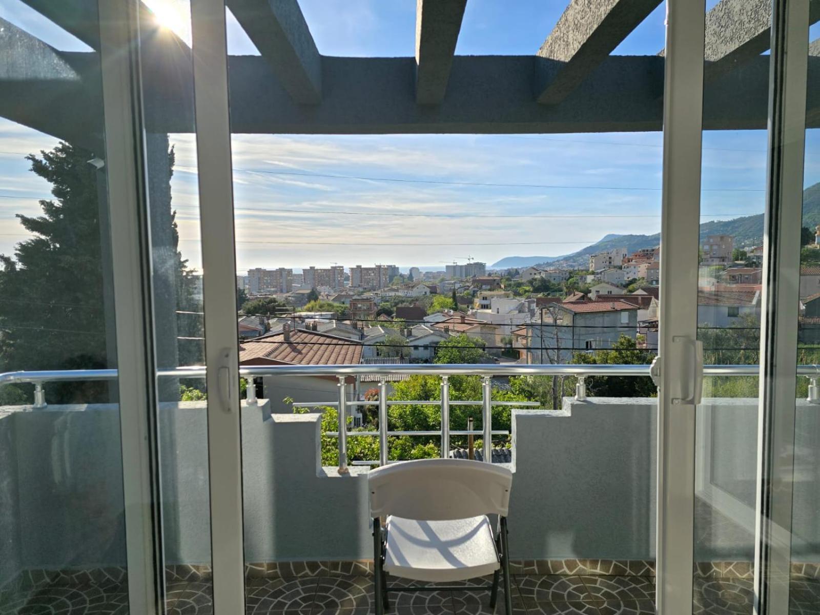 Family Apartment-Dilorena Бар Экстерьер фото